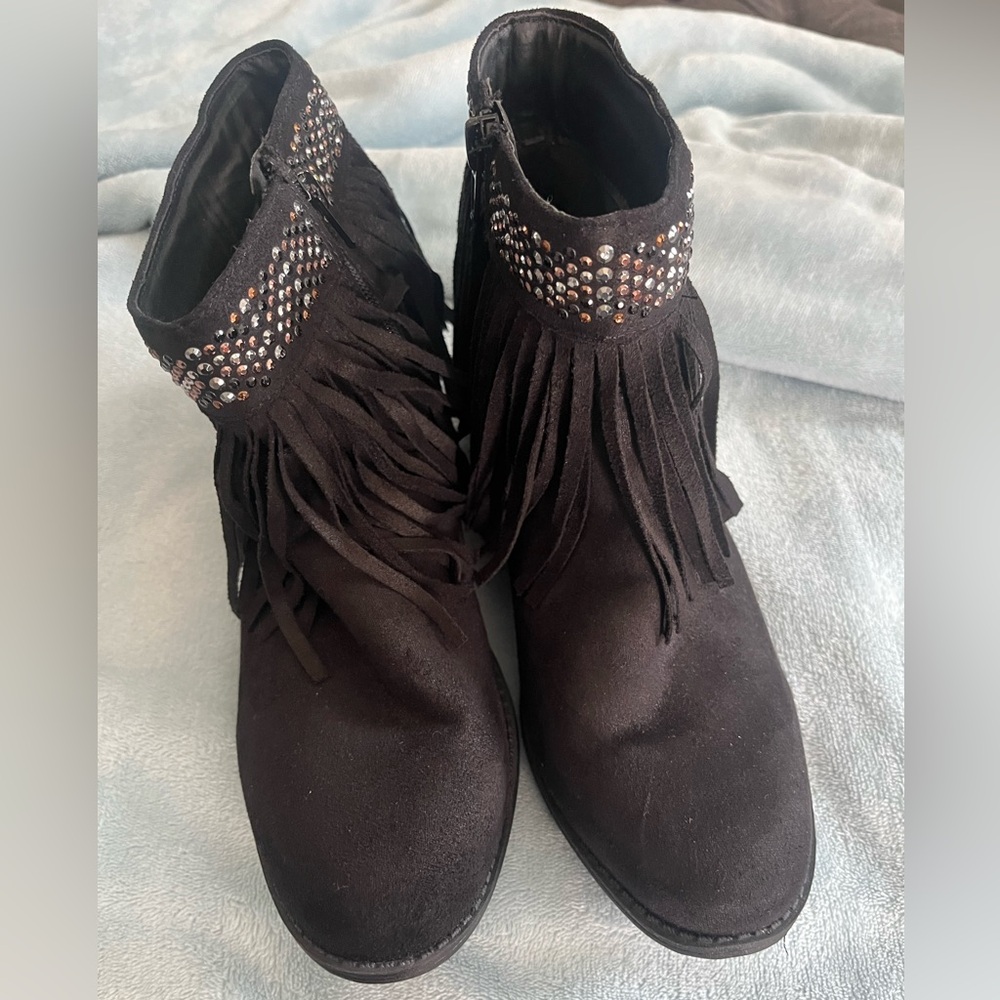 Steve Madden Western Style Fringe Studs Boots NWOT
